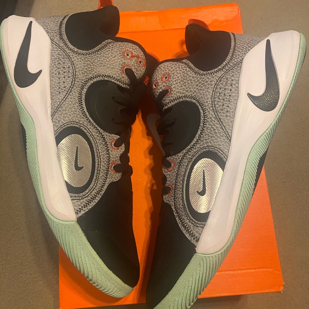 Nike Fly By Mid